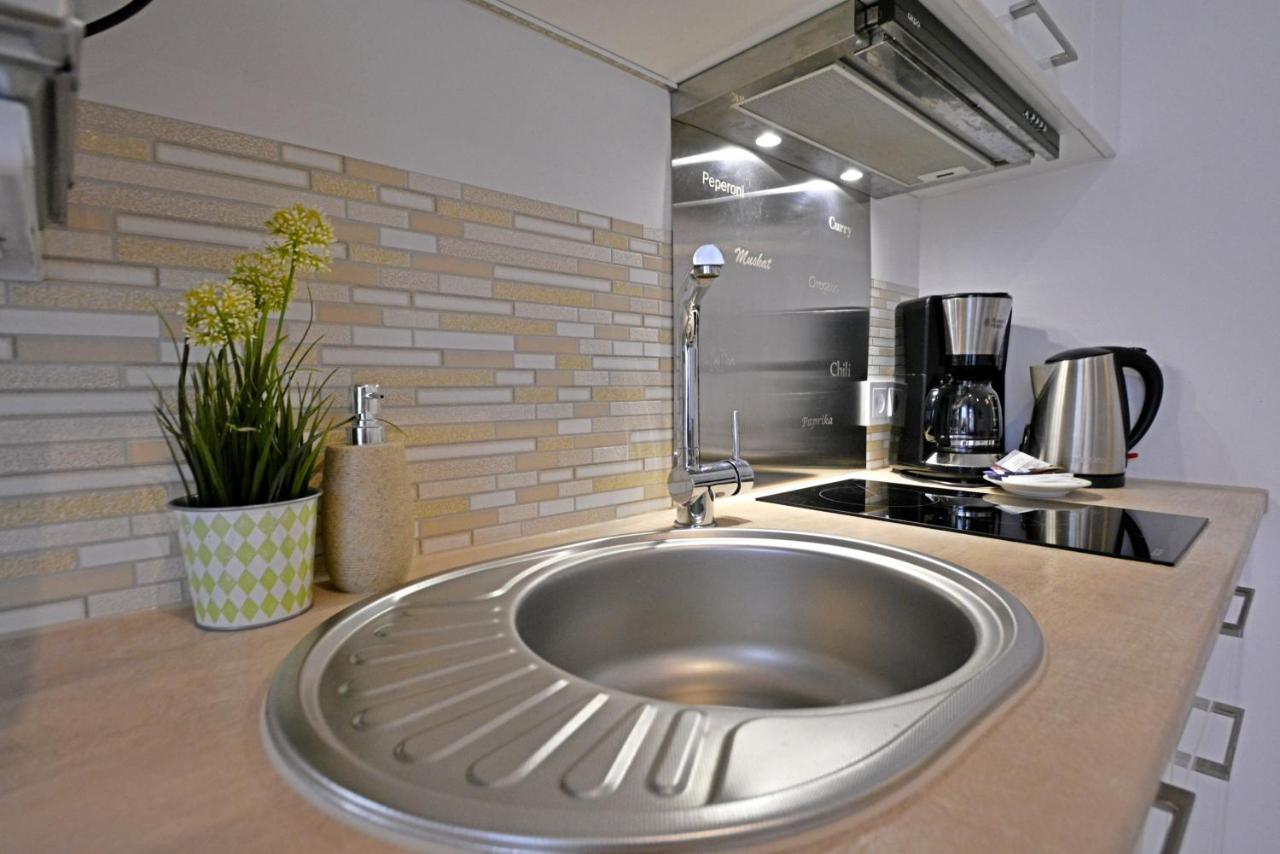 Apartamenty Bryza - Kwartal Rozy Wiatrow - Garaz ชวีโนวิชแจ ภายนอก รูปภาพ