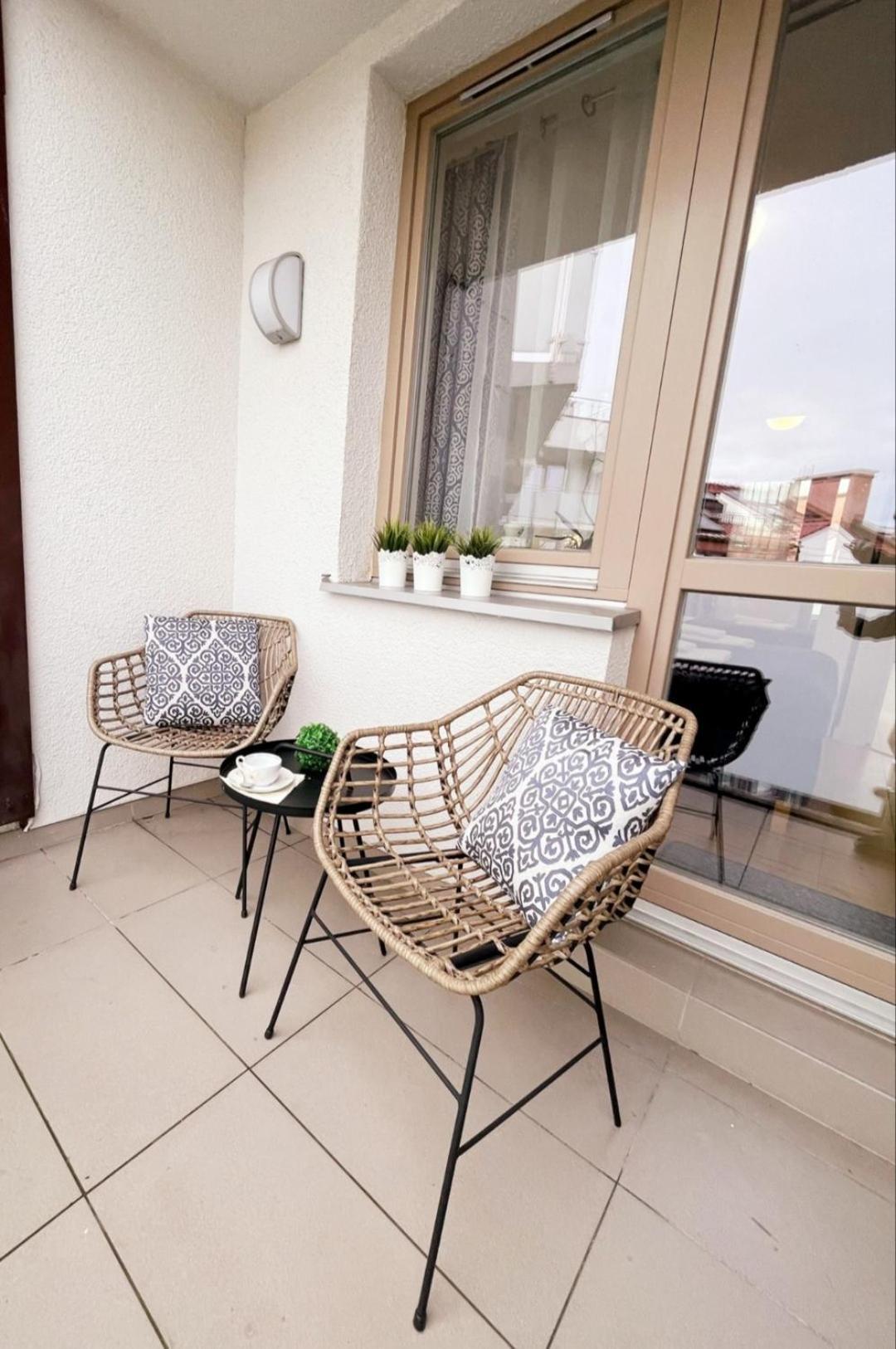 Apartamenty Bryza - Kwartal Rozy Wiatrow - Garaz ชวีโนวิชแจ ภายนอก รูปภาพ