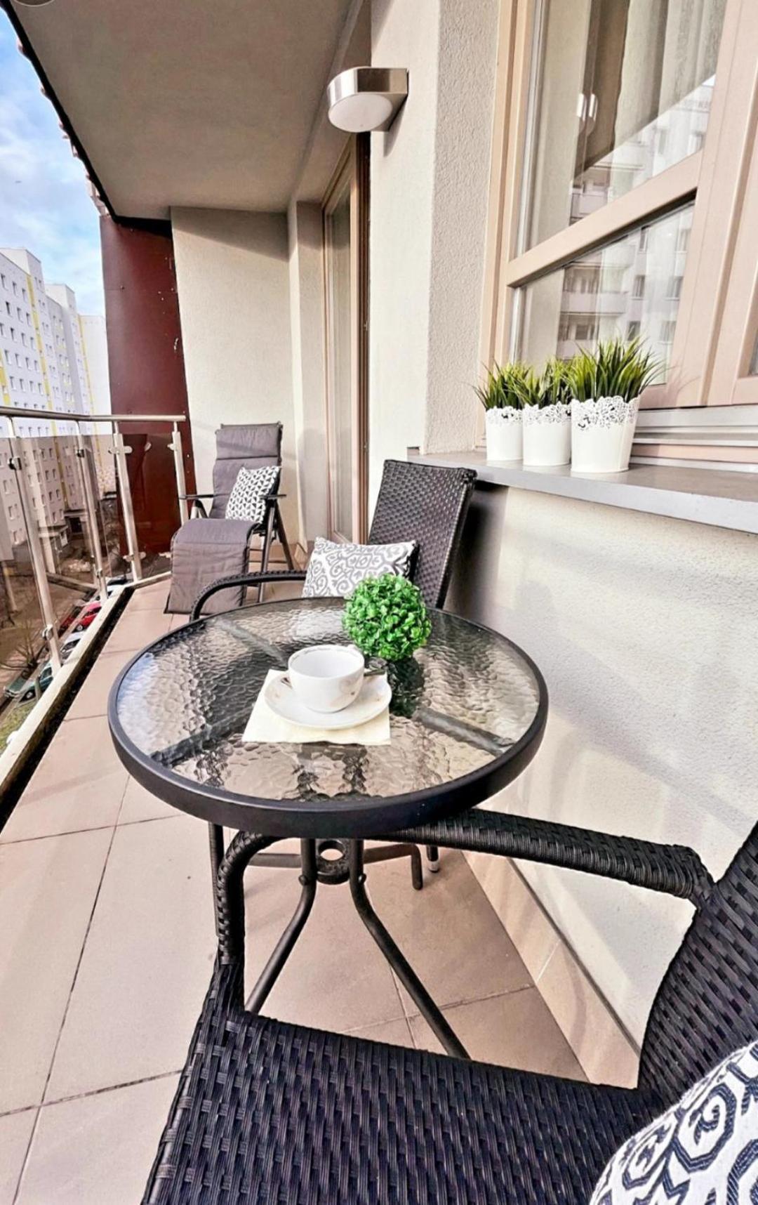 Apartamenty Bryza - Kwartal Rozy Wiatrow - Garaz ชวีโนวิชแจ ภายนอก รูปภาพ